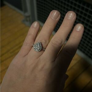 Elegant Silver Teardrop Ring